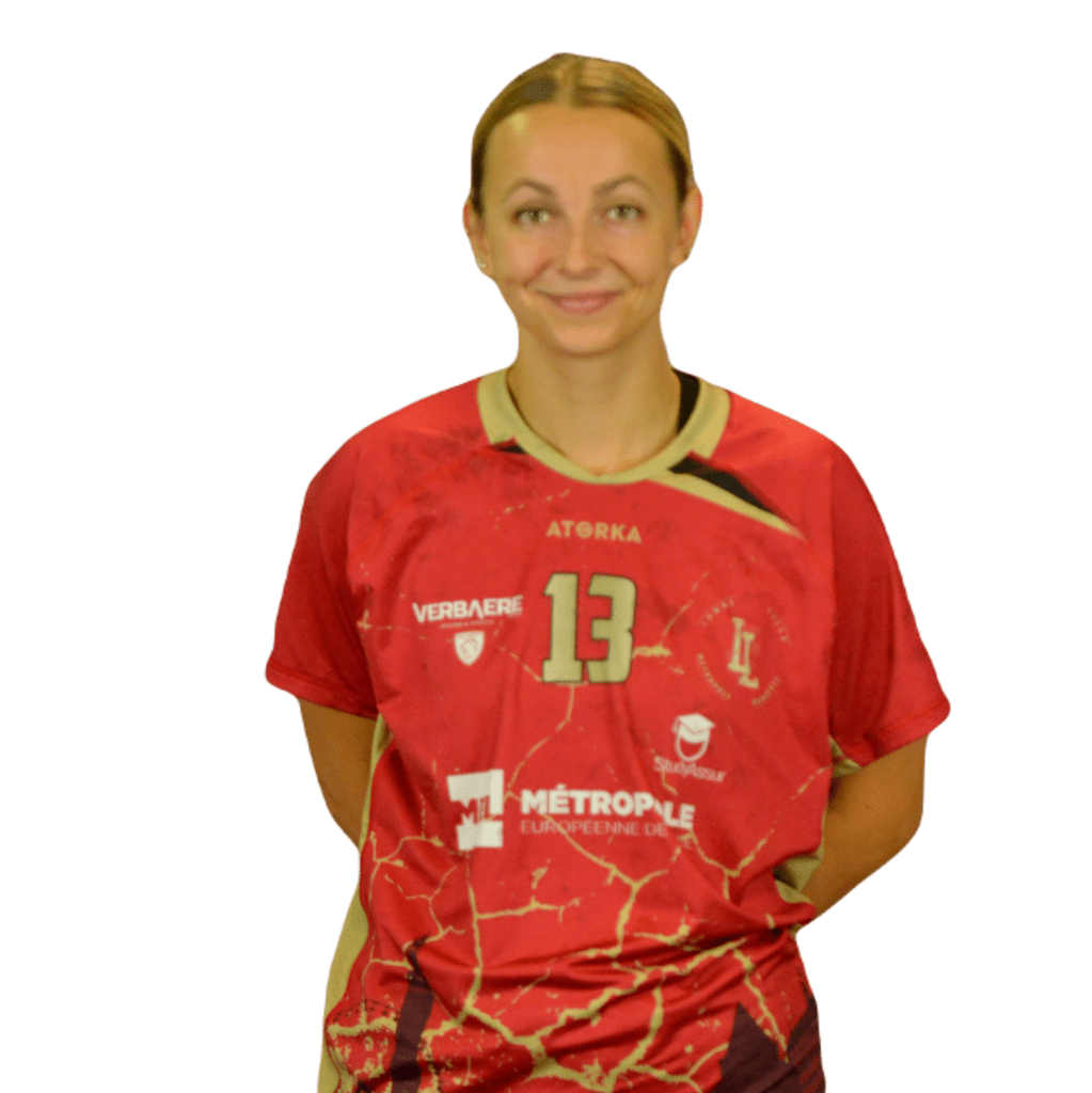 Emma Serdarevic en maillot rouge